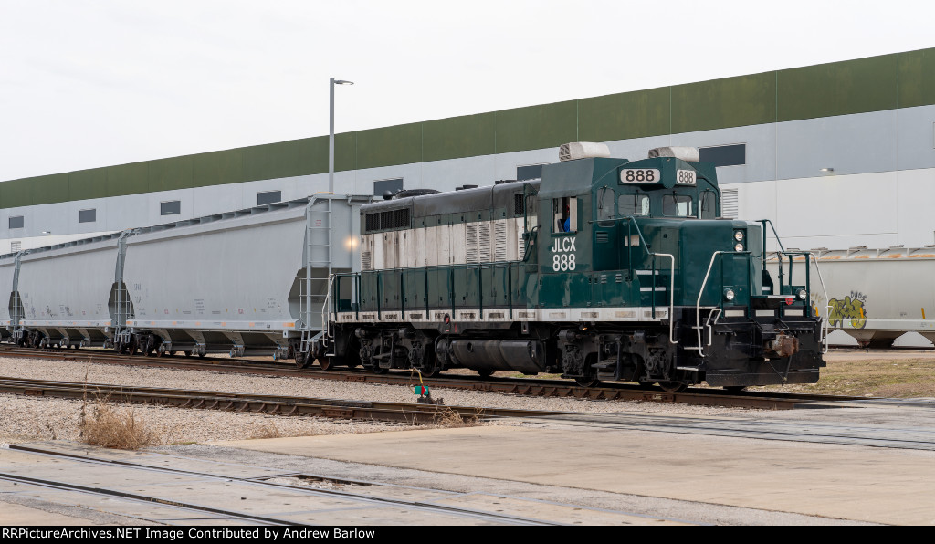 JLCX Switcher Tucked Away in Saginaw